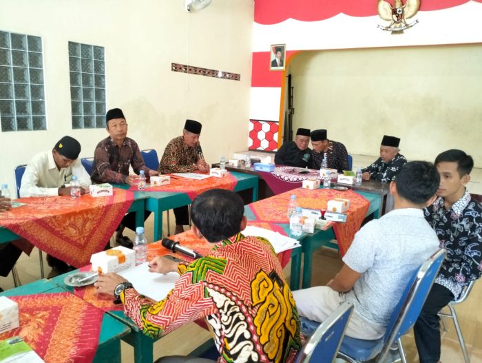 Kegiatan Penyerahan Bantuan Baznas ke UPZ dan Penyerahan SK  dari Baznas ke UPZ