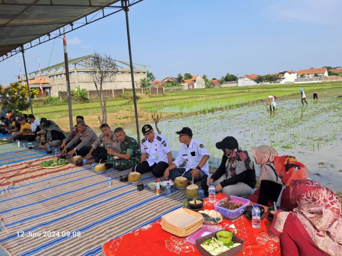 Kegiatan Tanam Bersama Ibu Bupati Kebumen 02