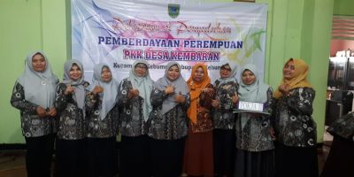 PELATIHAN DAN PENYULUHAN  PEMBERDAYAAN PEREMPUAN PKK DESA KEMBARAN 